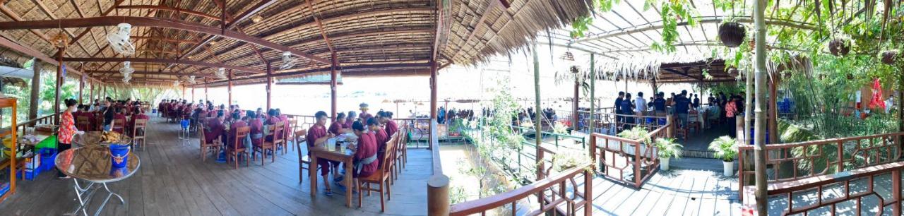 Bungalow - Homestay Lang Be Ben Tre Buitenkant foto